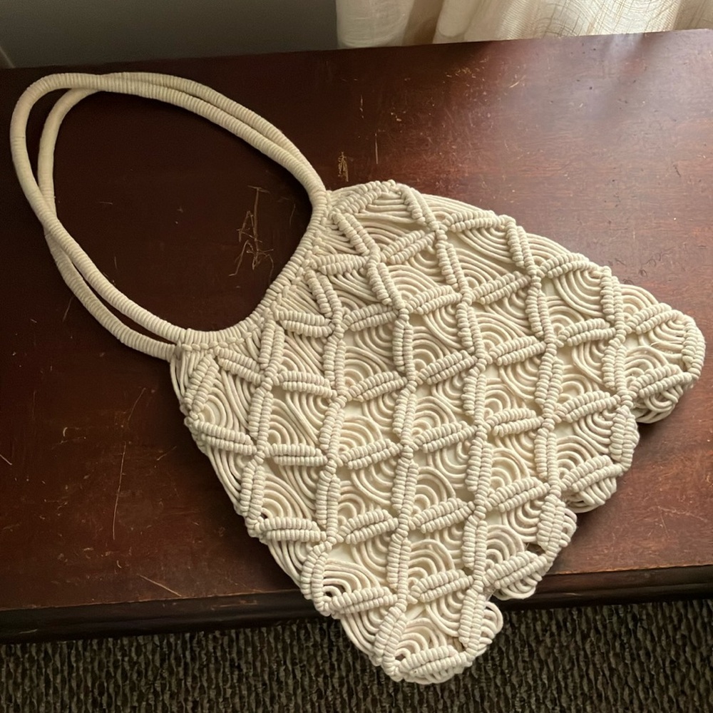 White crochet bag Forever 21 Like New